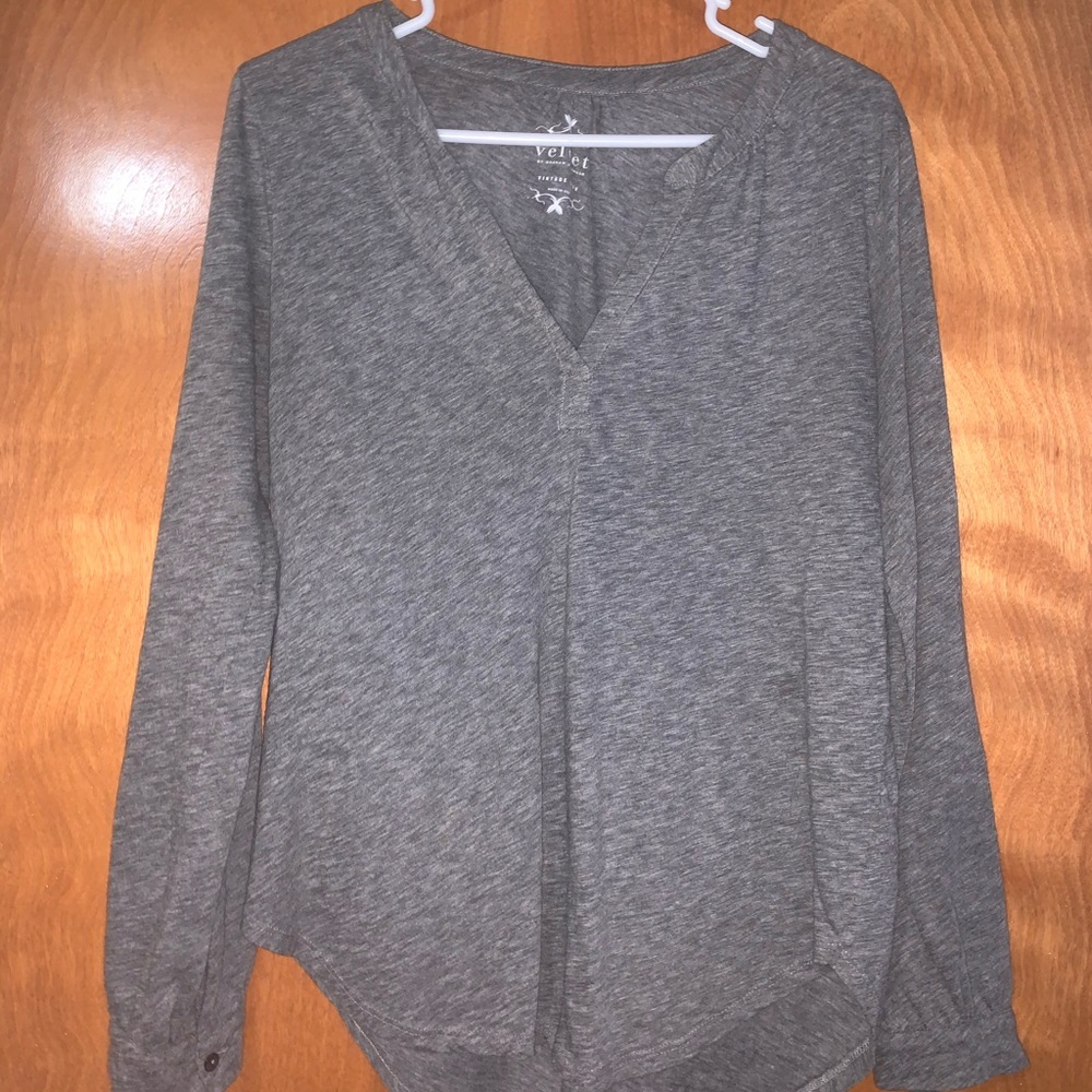 Velvet by Graham & Spencer Grey Long Sleeve M/L